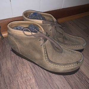 Clark Wallabee’s